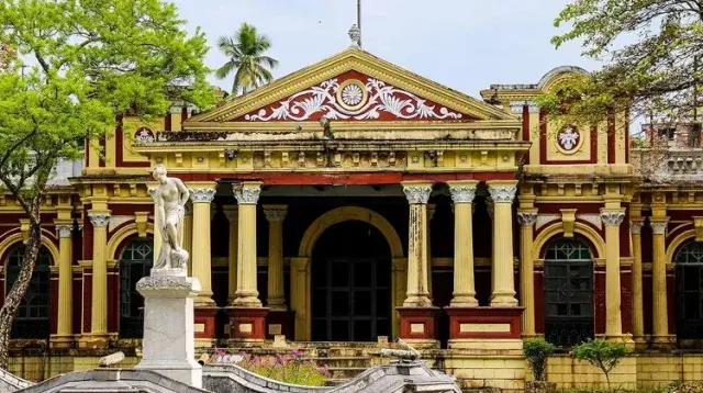 একটি সৌন্দর্যময় রাজবাড়ি শশী লজ